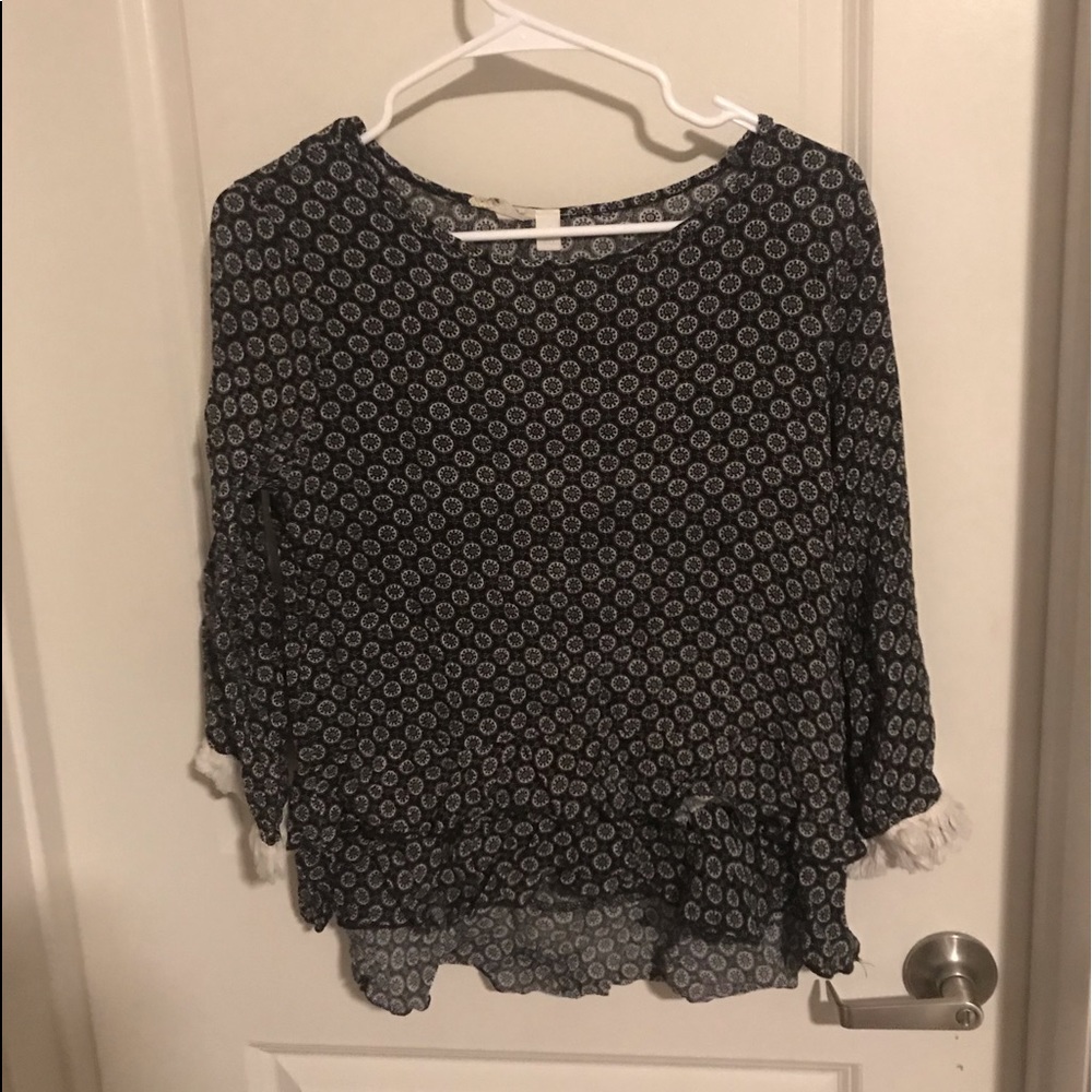 Black pattern top